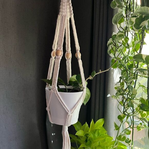 2 Pot Macrame - Picture 2 of 3